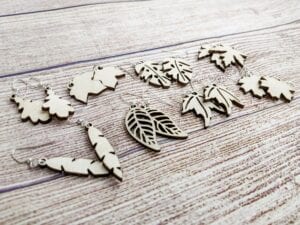 Read more about the article How to Make Laser-Cut Leaf Earrings with SVG Bundle