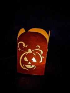 Read more about the article Easy to Make Jack o Lantern Luminary with Free SVG